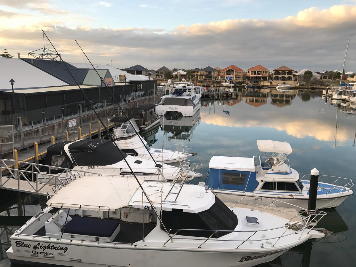 Marina View Chalets Mandurah Exteriör bild